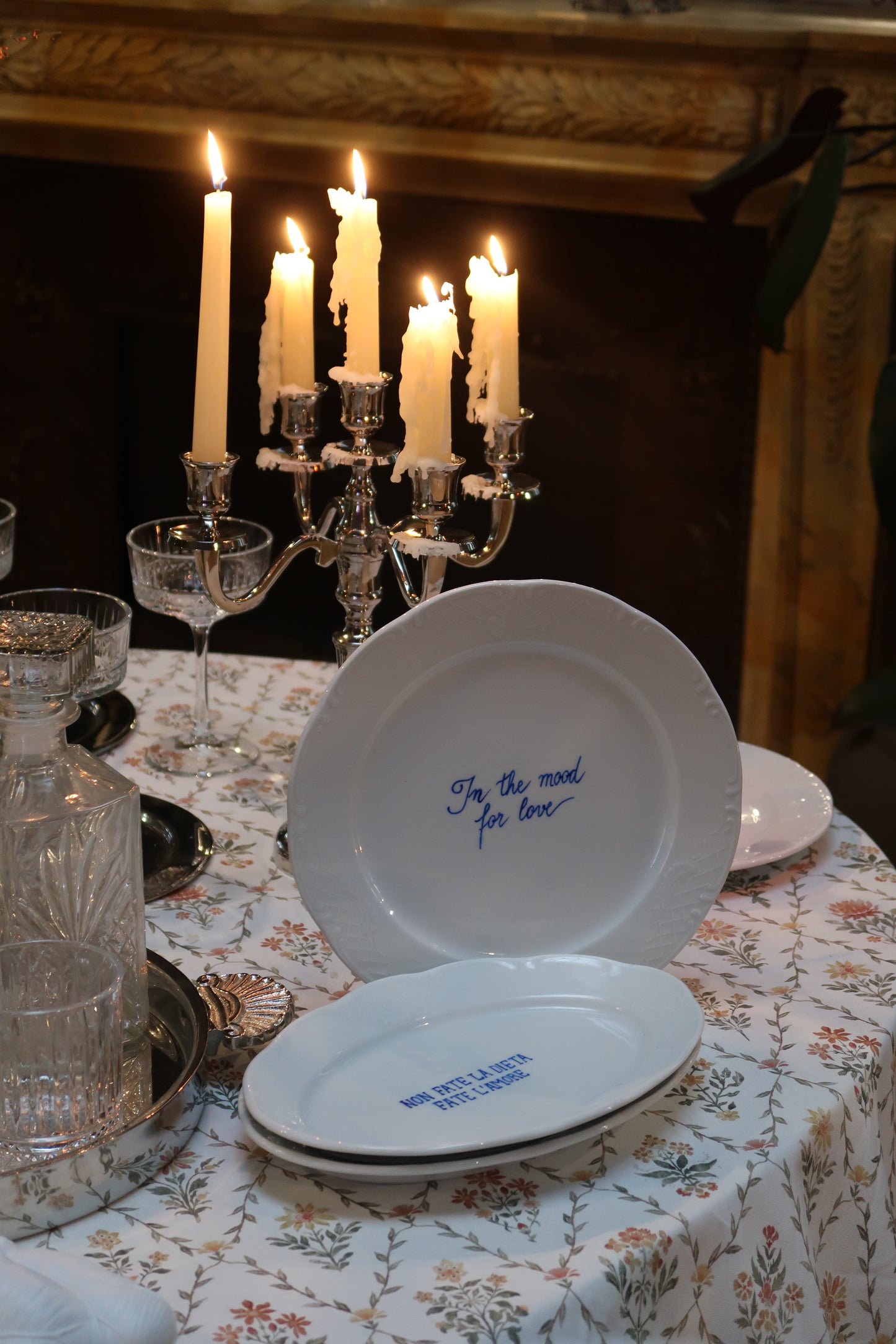 PLATE "IN THE MOOD"